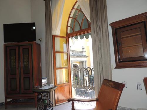 Colima Hotel | Hotel Concierge Plaza Colima