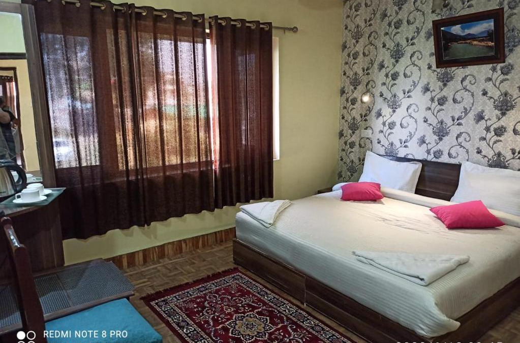 Srinagar Hotel | Hotel curio's All seasons