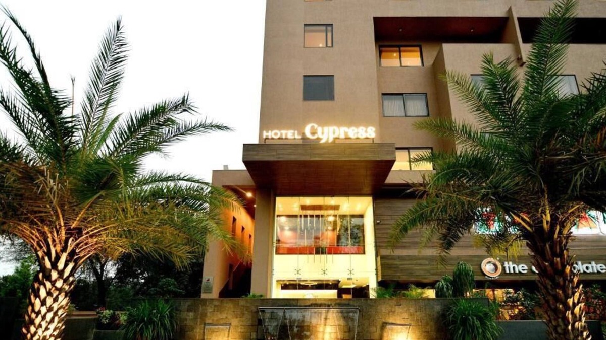 Nadiad Hotel | HOTEL CYPRESS
