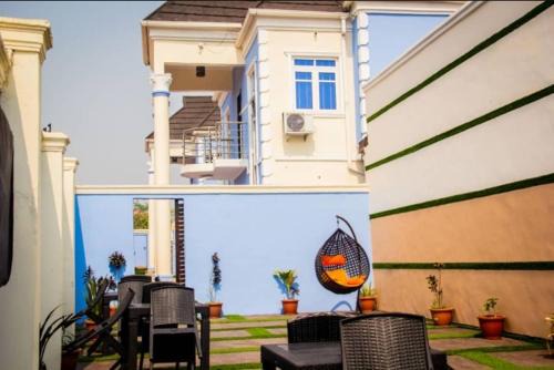 Edunabon Hotel | HOTEL D RITZ