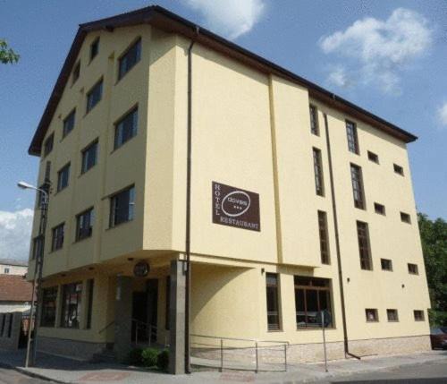 Emanoil Gojdu Hotel | Hotel Davos