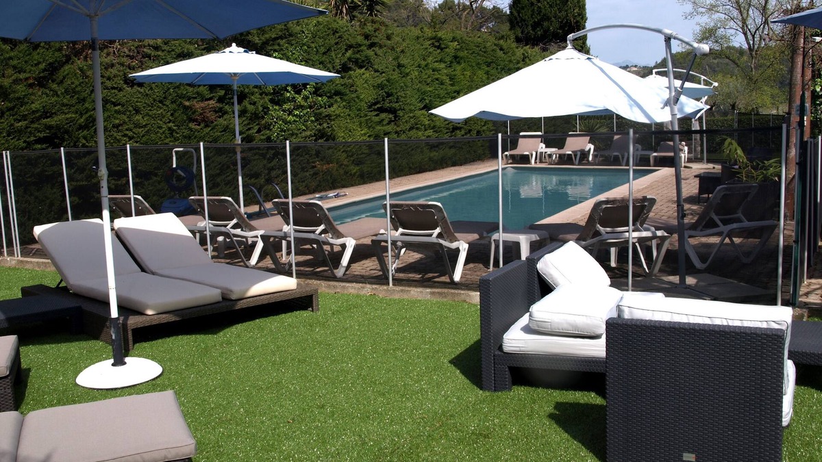 Vence Hotel | Hotel des Cayrons