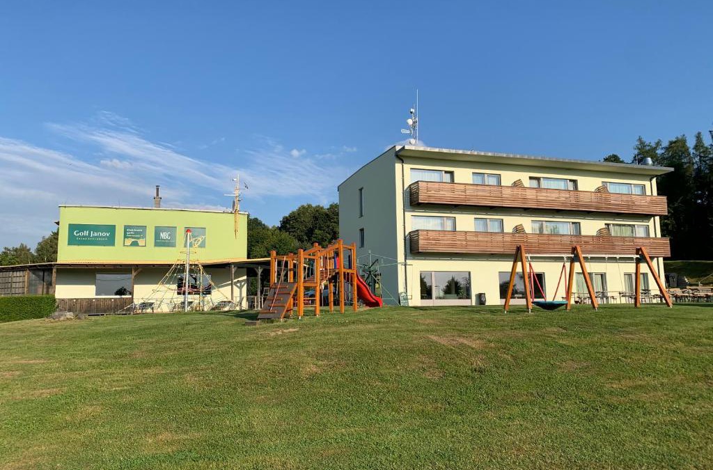 Janov Hotel | Hotel Devítka