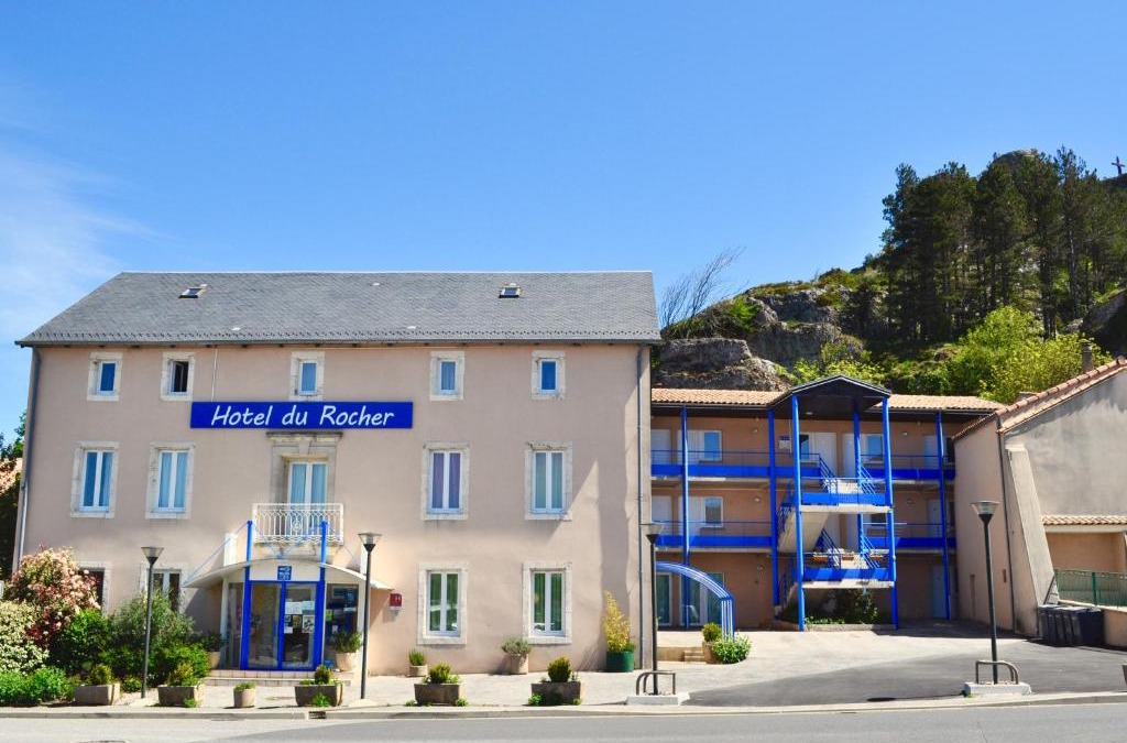 Le Caylar Hotel | Hotel Du Rocher