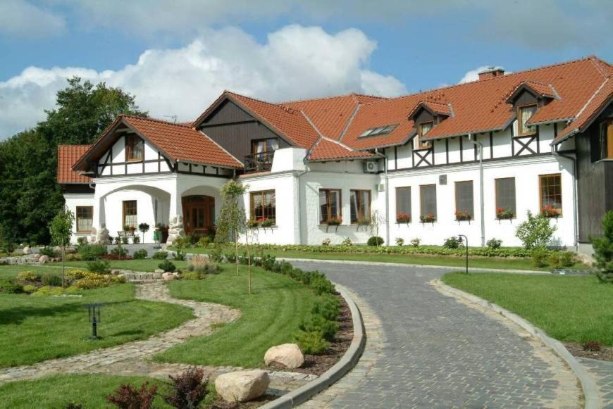 Trzebiatow Hotel | Hotel Dworek nad Regą
