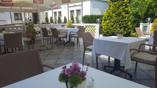 Skierniewice Hotel | Hotel Dworek*