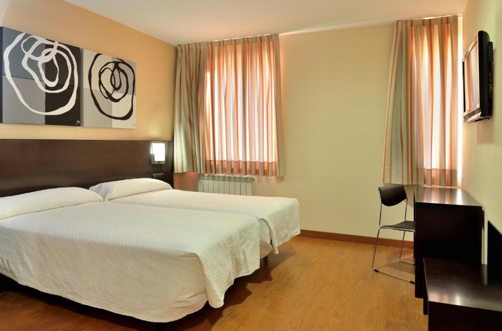 Hospital de Orbigo Hotel | Hotel El Paso Honroso