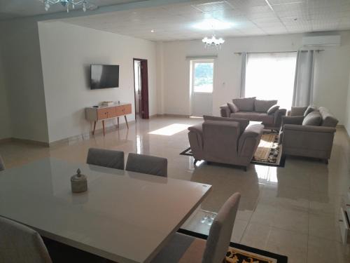 Wele-Nzas Province Hotel | Hotel elik obuc