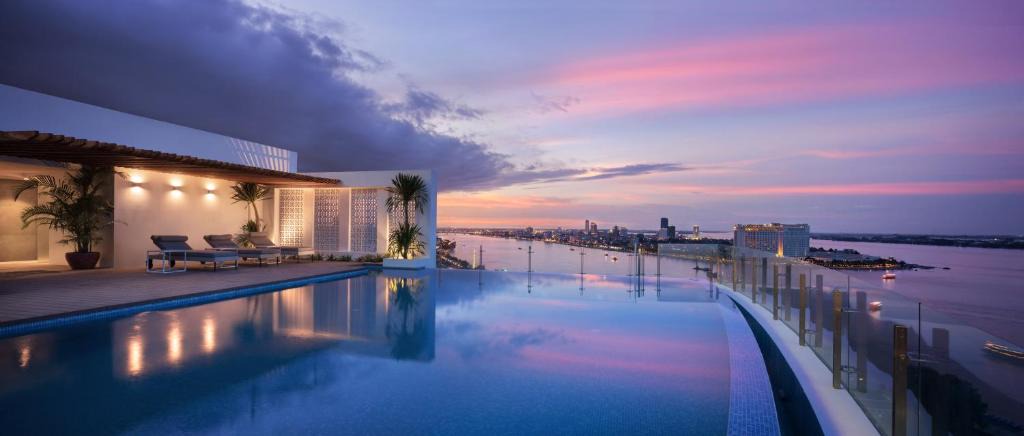 Daun Penh Hotel | Hotel Emion Phnom Penh