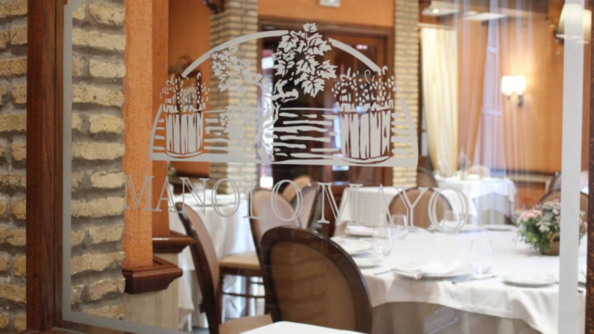 Los Palacios y Villafranca Hotel | Hotel Manolo Mayo