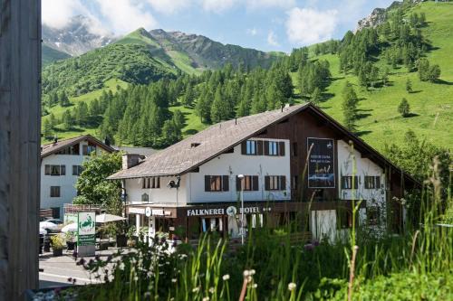 Malbun Hotel | Hotel Falknerei Galina