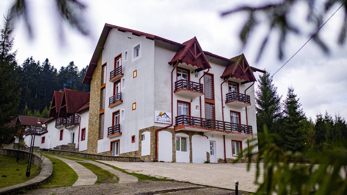 Manastirea Humorului Hotel | Hotel Floare de Colt Bucovina