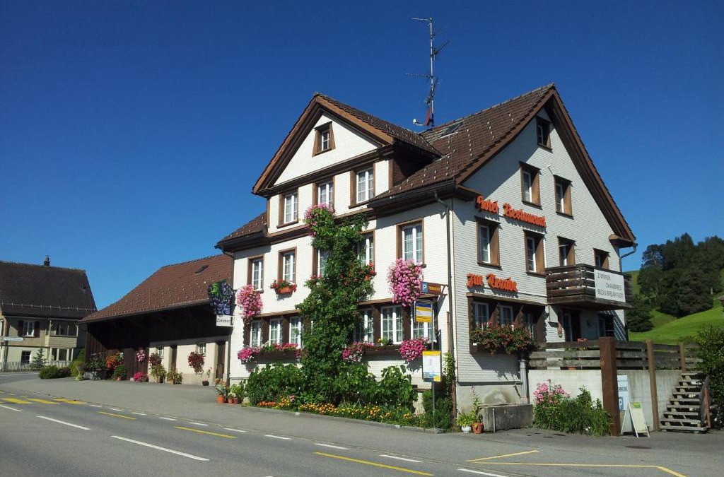 Schwellbrunn Hotel | Hotel Garni Traube B&B