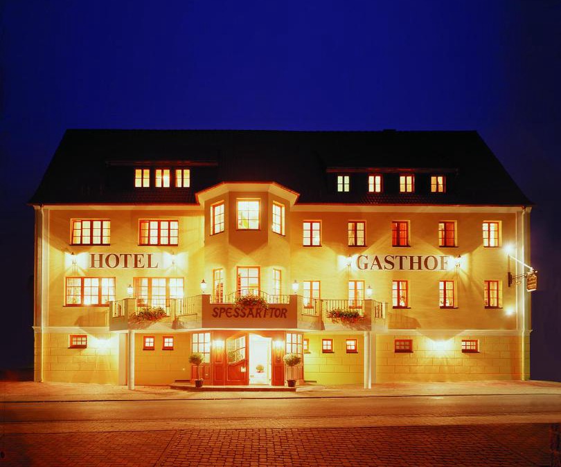 Wombach Hotel | Hotel - Gasthof Spessarttor & Hotel Bergwiesen - Zimmer mit Balkon