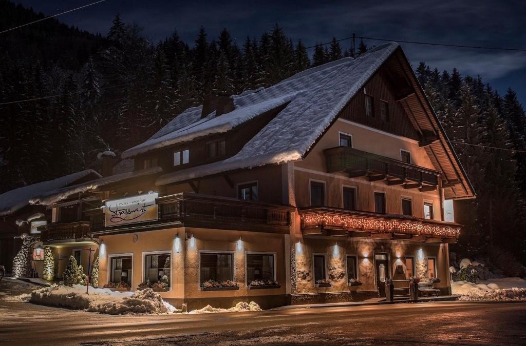 Jenig Hotel | Hotel-Gasthof Strasswirt