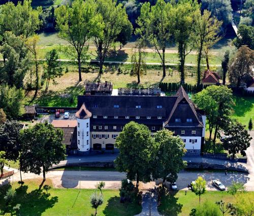 Sighetu Marmatiei Hotel | Hotel Gradina Morii