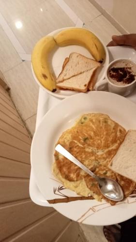 Jogeshwari West Hotel | Hotel Grand Corp Inn, Near Nesco Exhibition Center