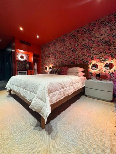 Cherokee Triangle House | Hotel Hilo - Room 201