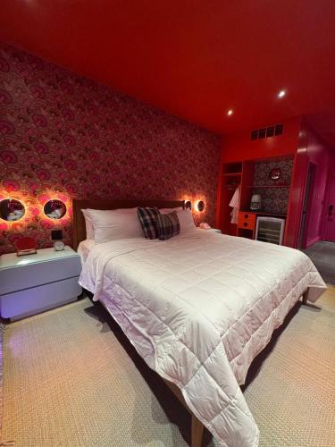 Cherokee Triangle House | Hotel Hilo - Room 204