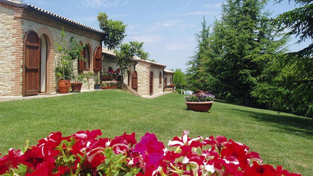 Montelparo Apartment | Hotel in Marche with Scenic Hiking Trails