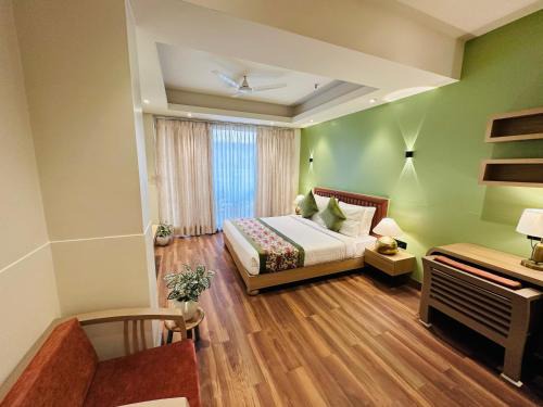 Indirapuram Hotel | Hotel IP Swarn near Anand Vihar Vaishali Ghaziabad