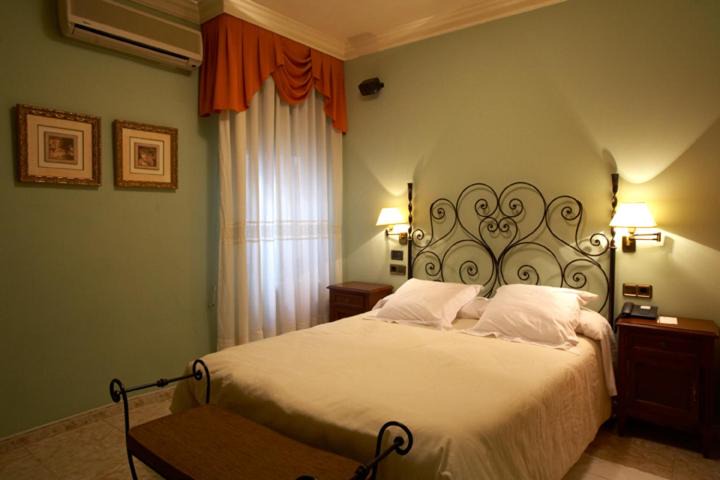 La Roda Hotel | Hotel Juanito