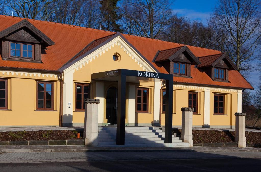Chlumec nad Cidlinou Hotel | Hotel Koruna