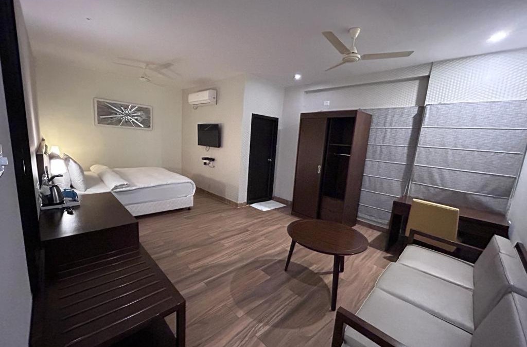 Lakdi Ka Pul Hotel | Hotel Krishna Palace - Lakdikapul