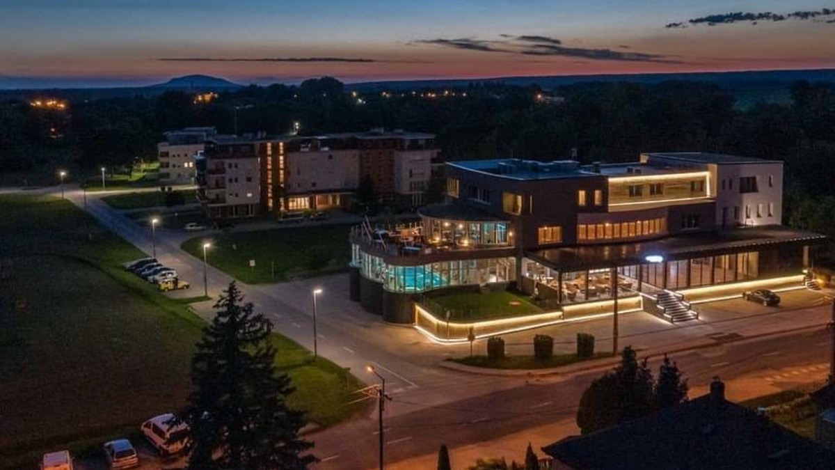 Ajka Hotel | Hotel Kristály