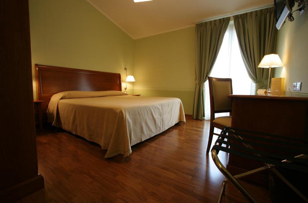 Brecciaio Hotel | HOTEL L' ANFORA