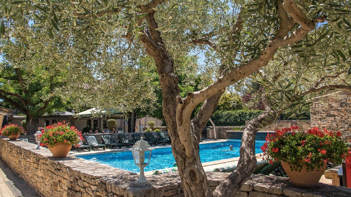 Saint-Martin-d'Ardeche Hotel | Hotel L'escarbille