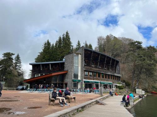 Besse-et-Saint-Anastaise Hotel | HOTEL LAC PAVIN