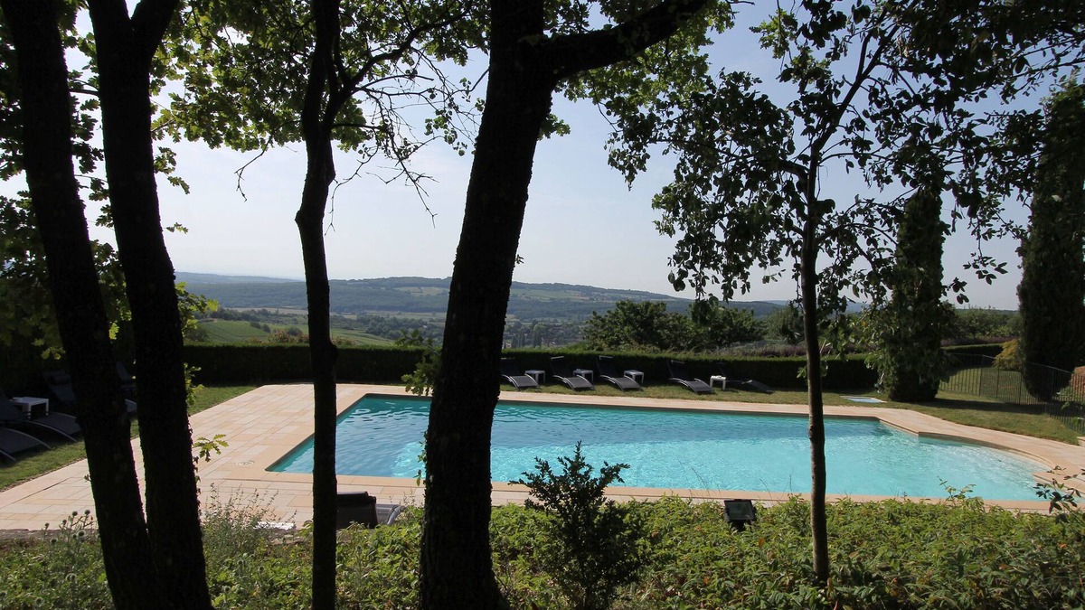 Martailly-Les-Brancion Hotel | Hotel La Montagne de Brancion