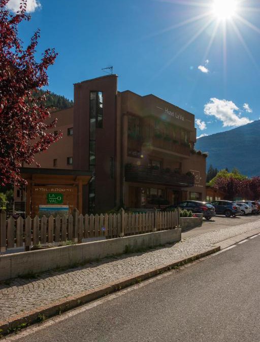 Isolaccia Hotel | Hotel La Val