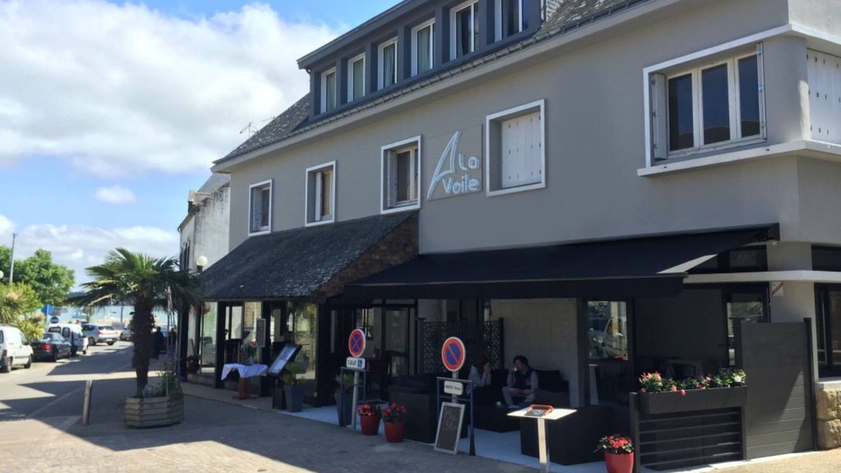 Locmariaquer Hotel | Hotel La Voile