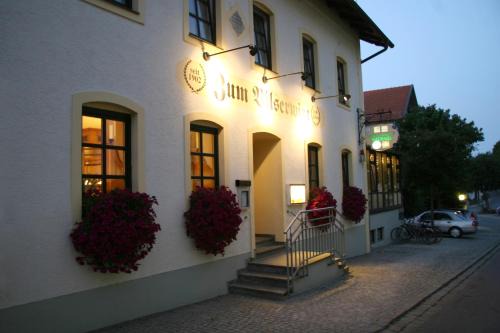 Altfraunhofen House | Hotel - Landgasthof Obermaier Zum Vilserwirt