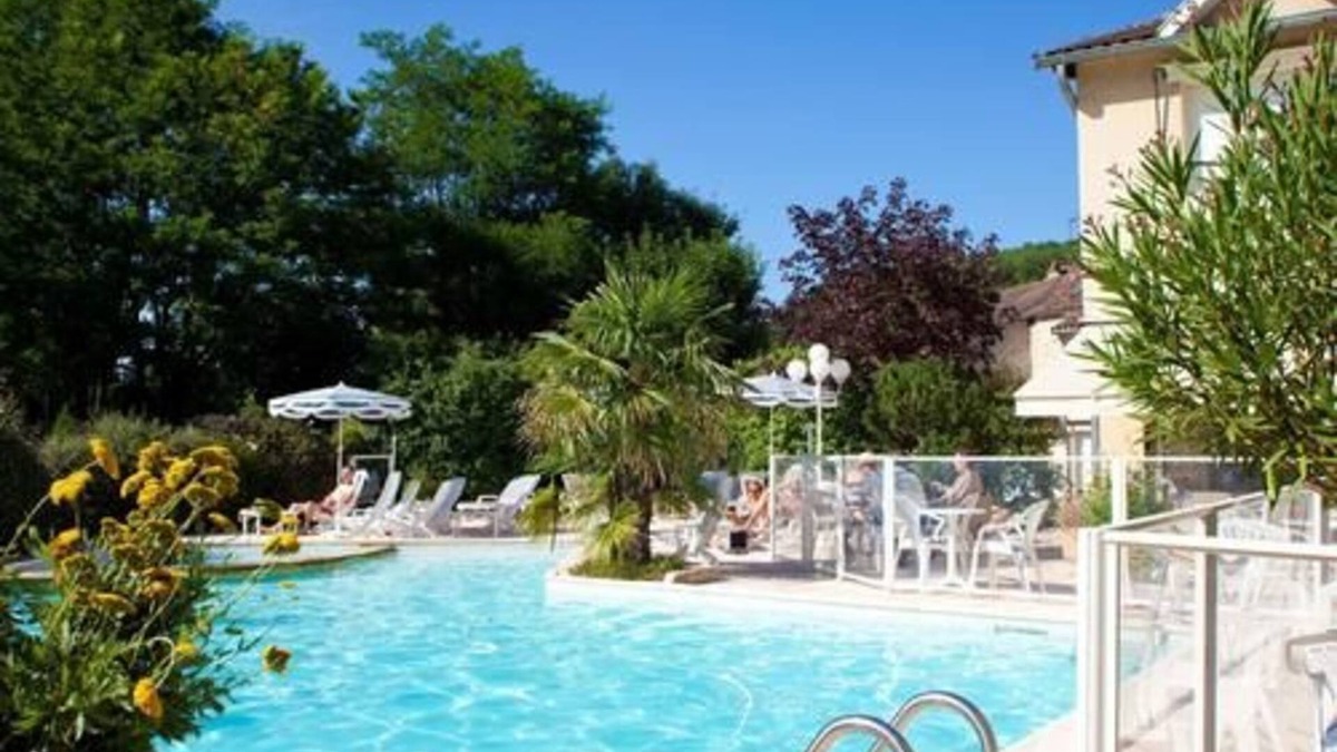 Villefranche-de-Rouergue Hotel | Hotel Le Relais de Farrou