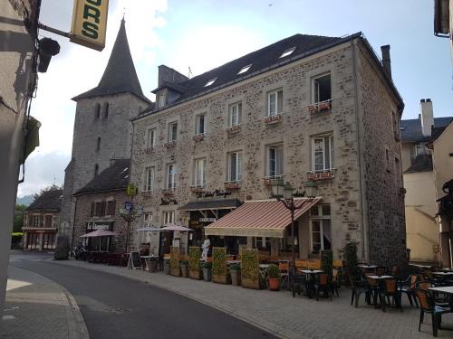 Riom-es-Montagnes Hotel | Hotel Le Saint Georges