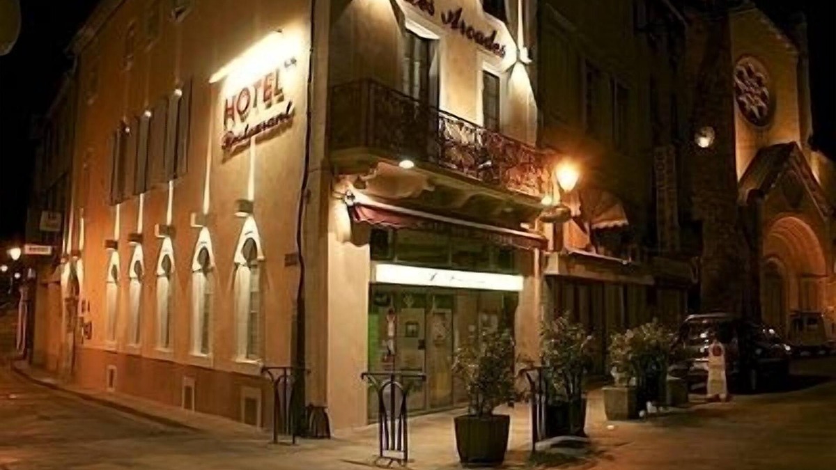 Limoux Hotel | Hotel Les Arcades