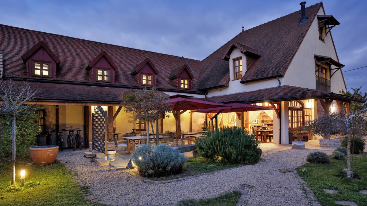 Gevrey-Chambertin Hotel | Hotel Les Deux Chevres Gevrey-Chambertin