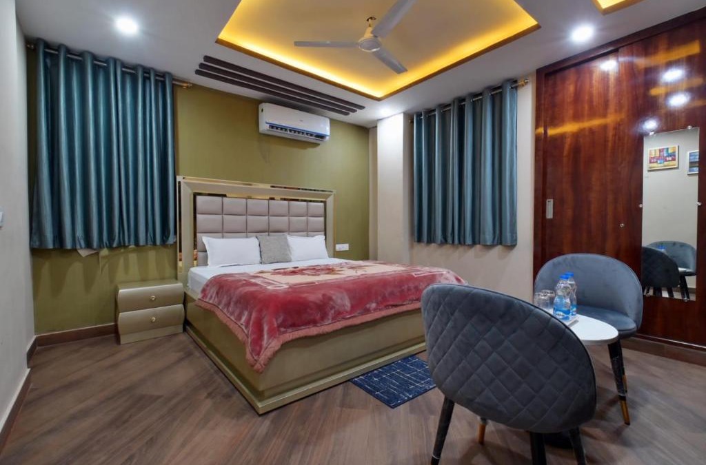 Patna Hotel | Hotel Lilac Doors
