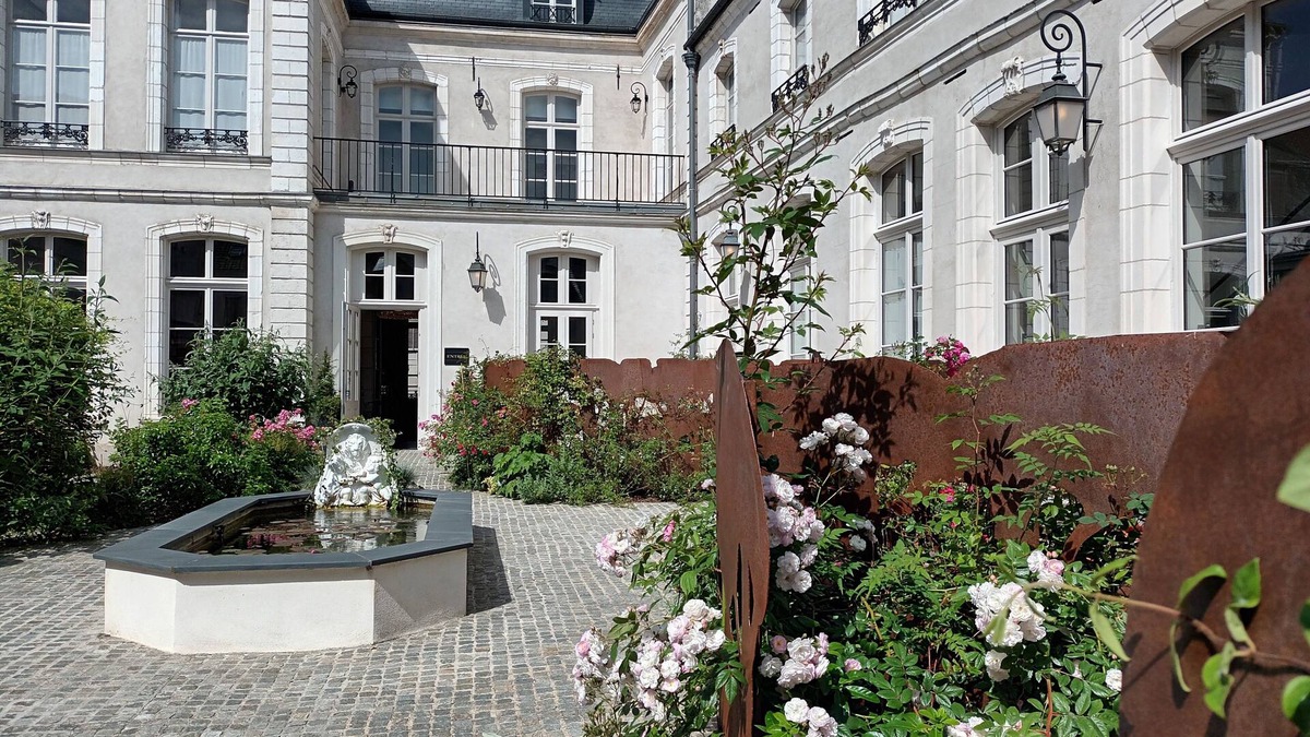 Montreuil-sur-Mer Hotel | Hotel Loysel le Gaucher