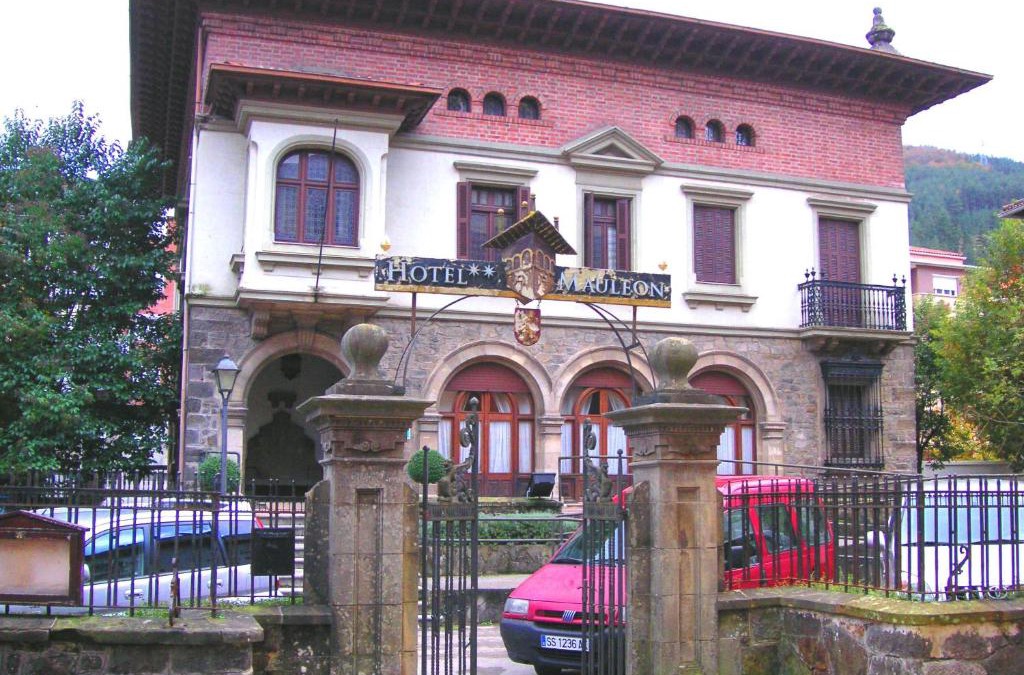 Legazpia Hotel | Hotel Mauleon