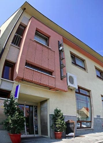 Svaty Jur Hotel | Hotel Maxim