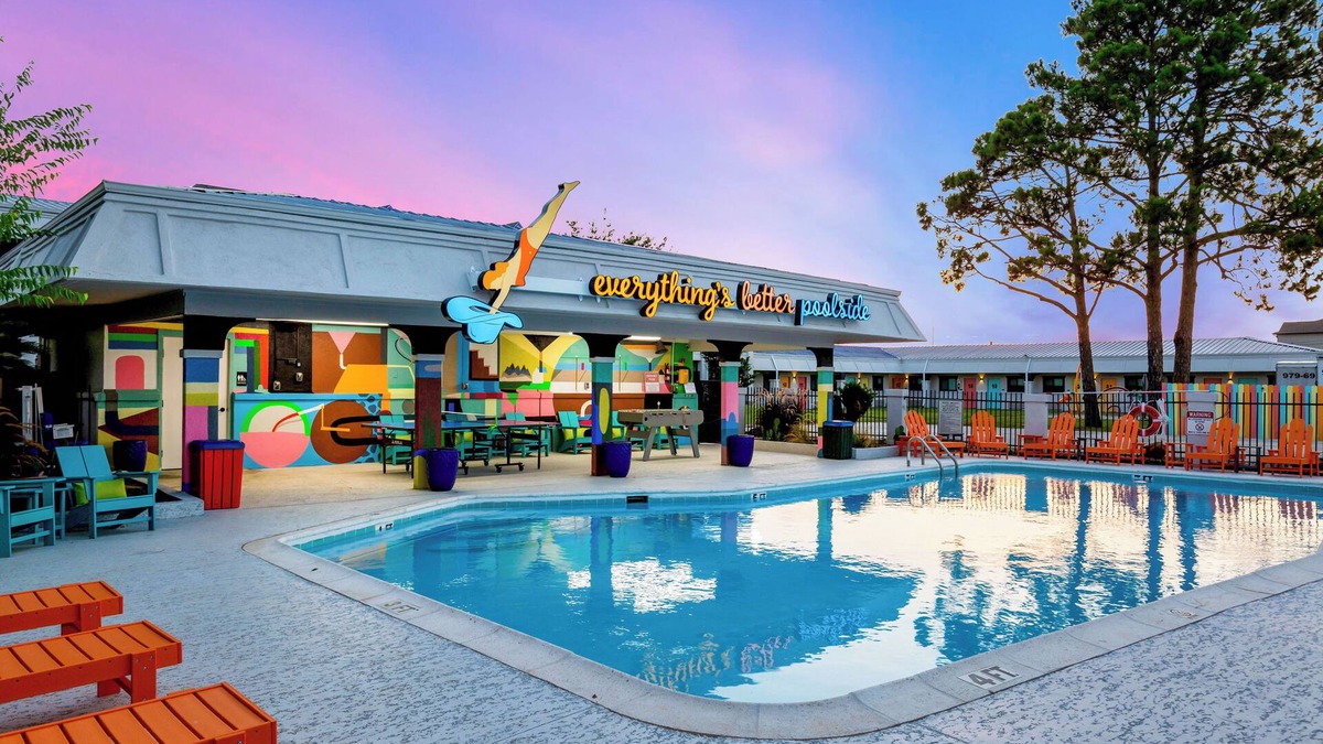 Wellborn Hotel | Hotel McCoy - Art, Libations, Pool Society