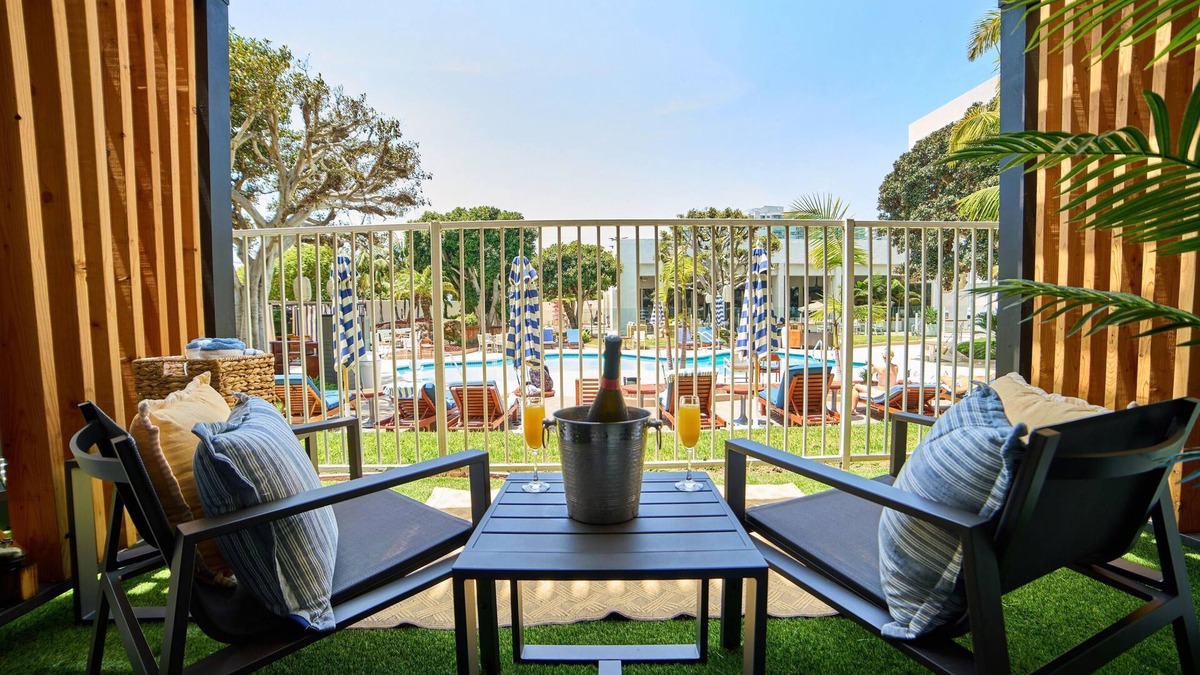Del Rey Hotel | Hotel MDR Marina del Rey - a DoubleTree by Hilton