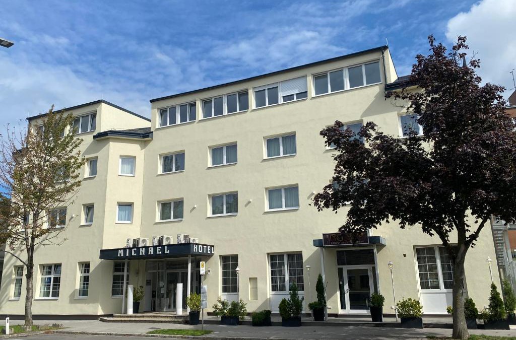 Gerasdorf bei Wien Hotel | Hotel Michael