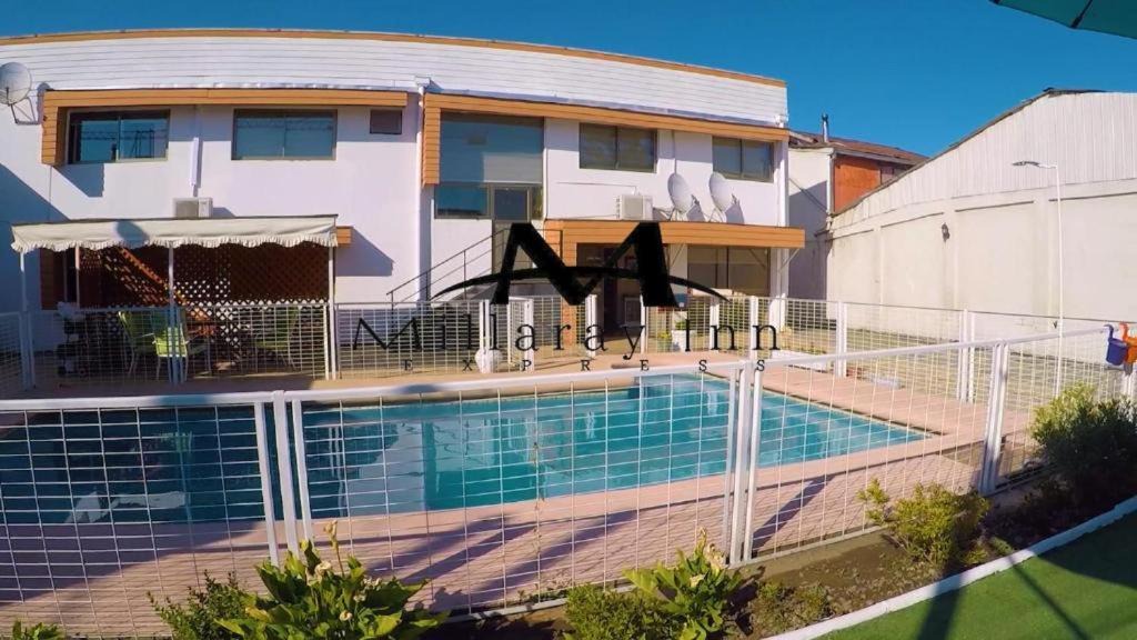 Angol Hotel | HOTEL MILLARAY INN express