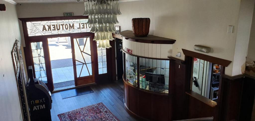 Motueka Hotel | Hotel Motueka Backpackers, Loud Live Music Friday Saturday Nights