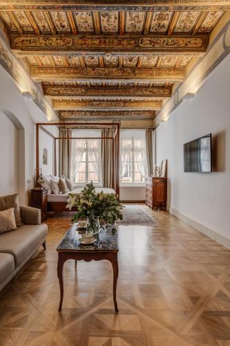 Hradcany Hotel | Hotel Nerudova 211
